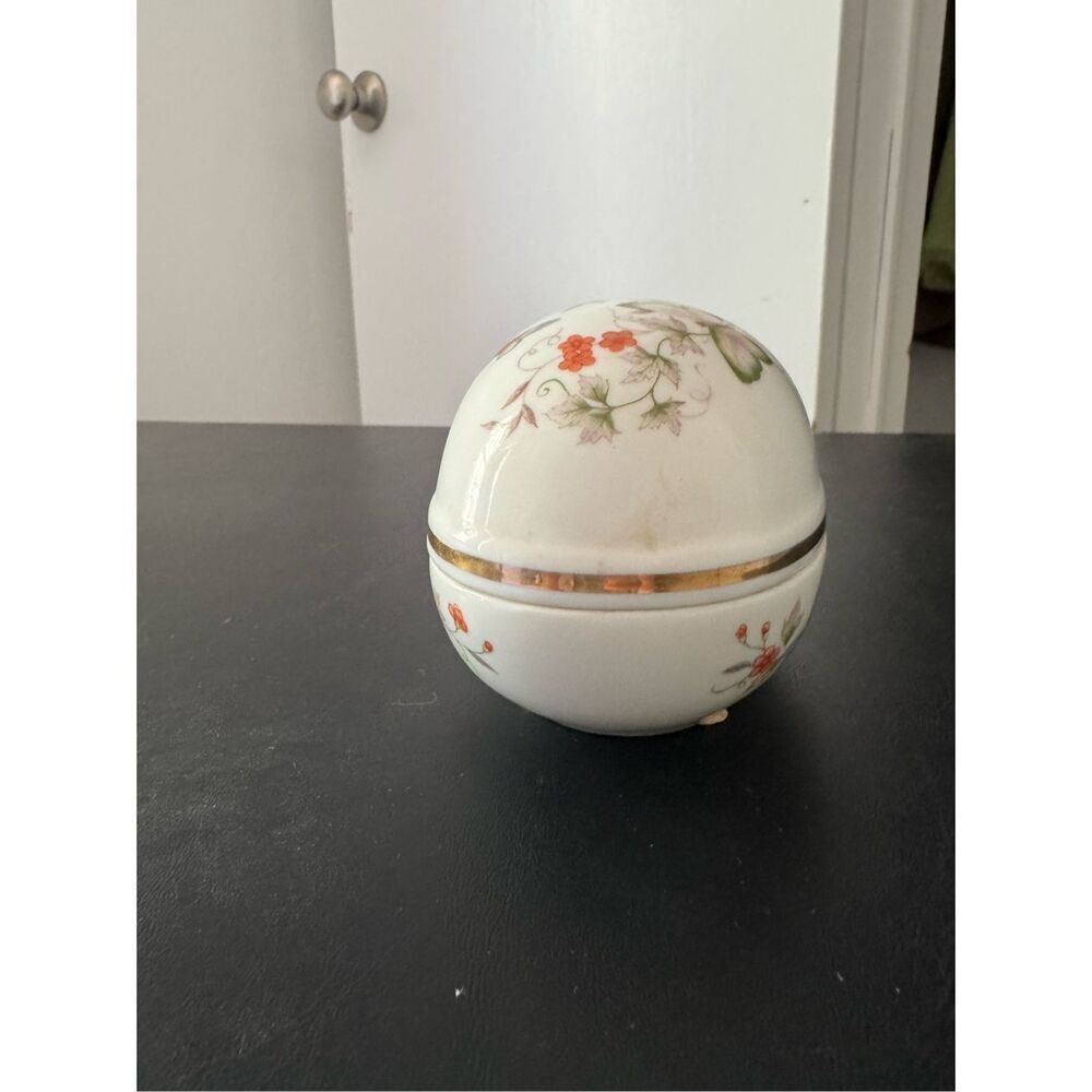 Vintage 70’s 22k Gold Avon Butterfly Floral Egg Shaped Trinket Jewelry Box Boho - Picture 8 of 11